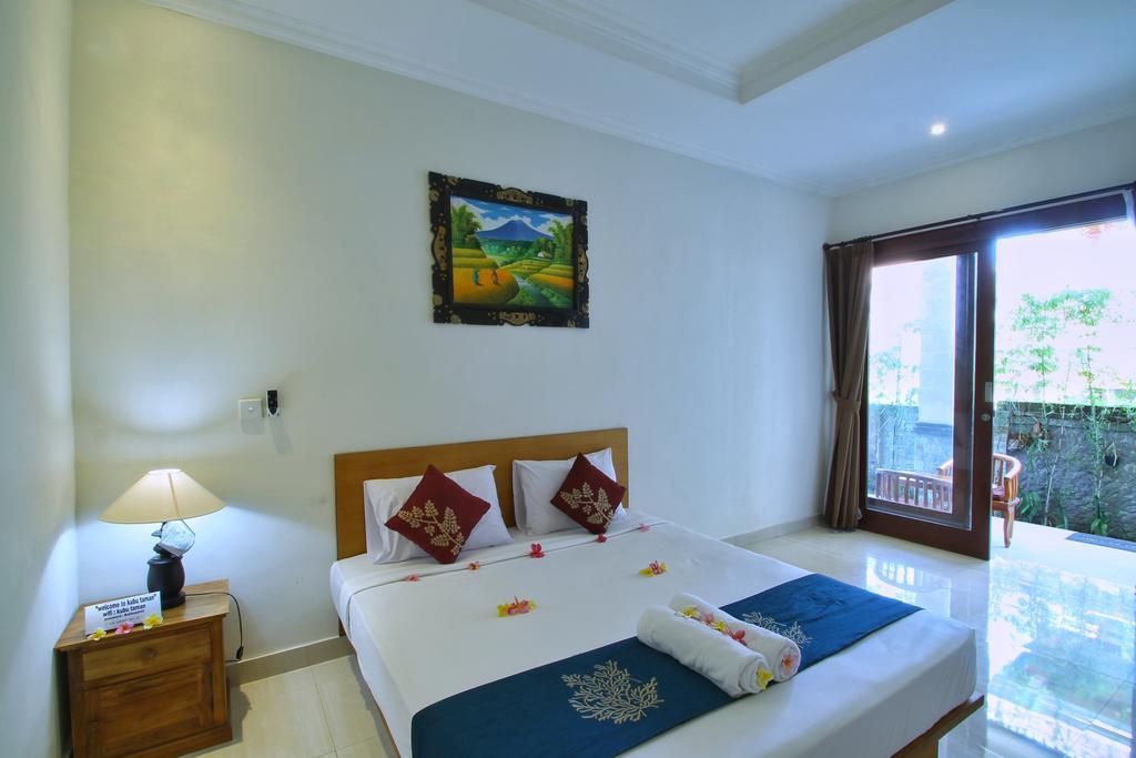 Kubu Taman Homestay