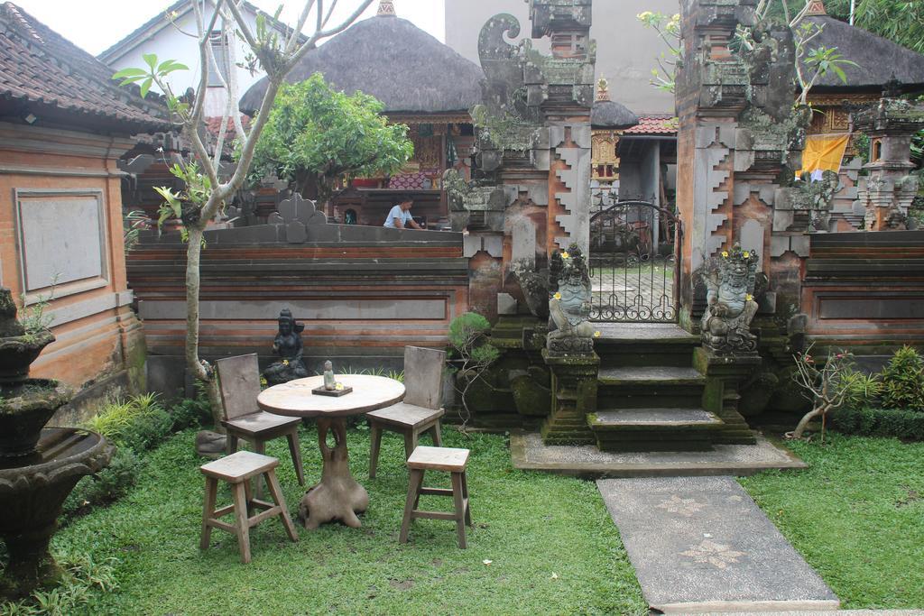 Ubud Rooms B&B Bed & Breakfast Ubud