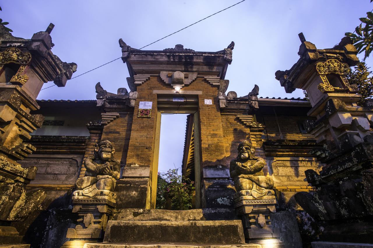 Wisma tamu Gusti Kaler House *