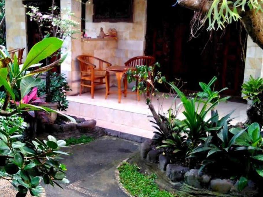 Guest house Rahayu House