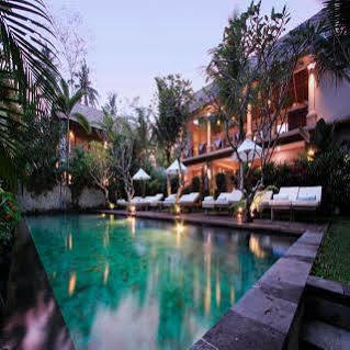 Hotel Puri Sunia Bali 4*