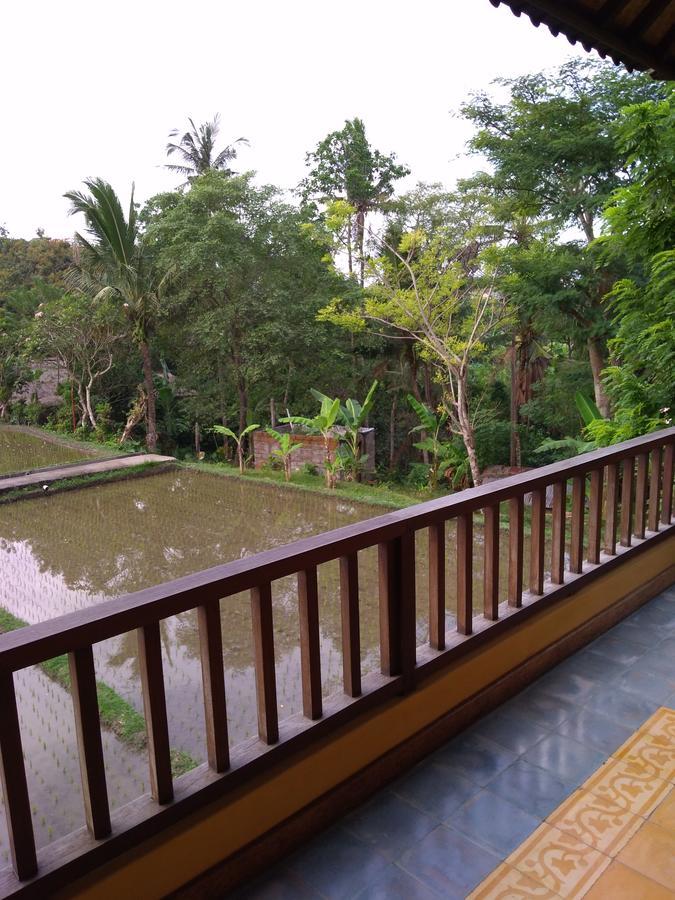 Bed & Breakfast Lestari *