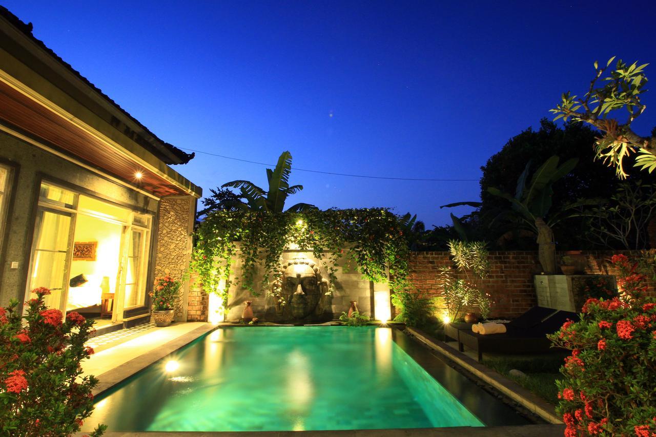 Vila Ketut Kartika