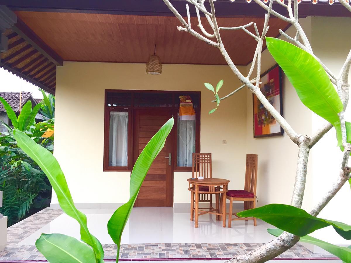 Dipa Homestay *