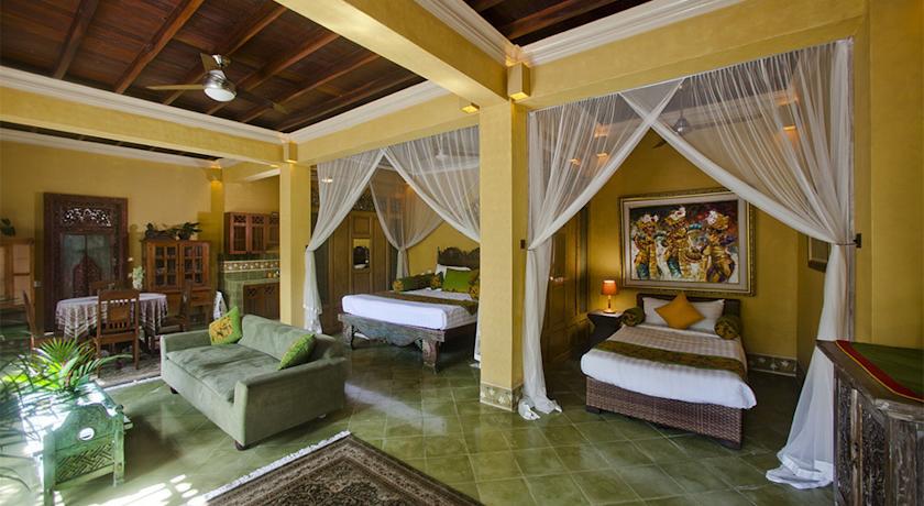 Pelangi Estate Villa *