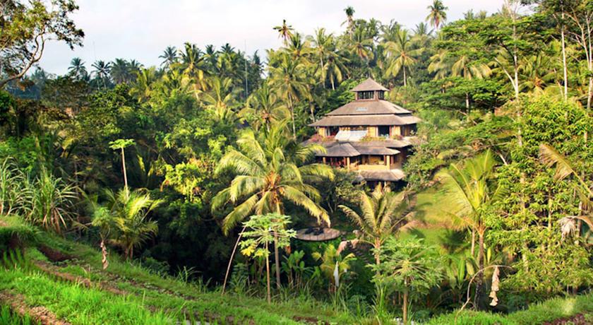 Pelangi Estate Villa *