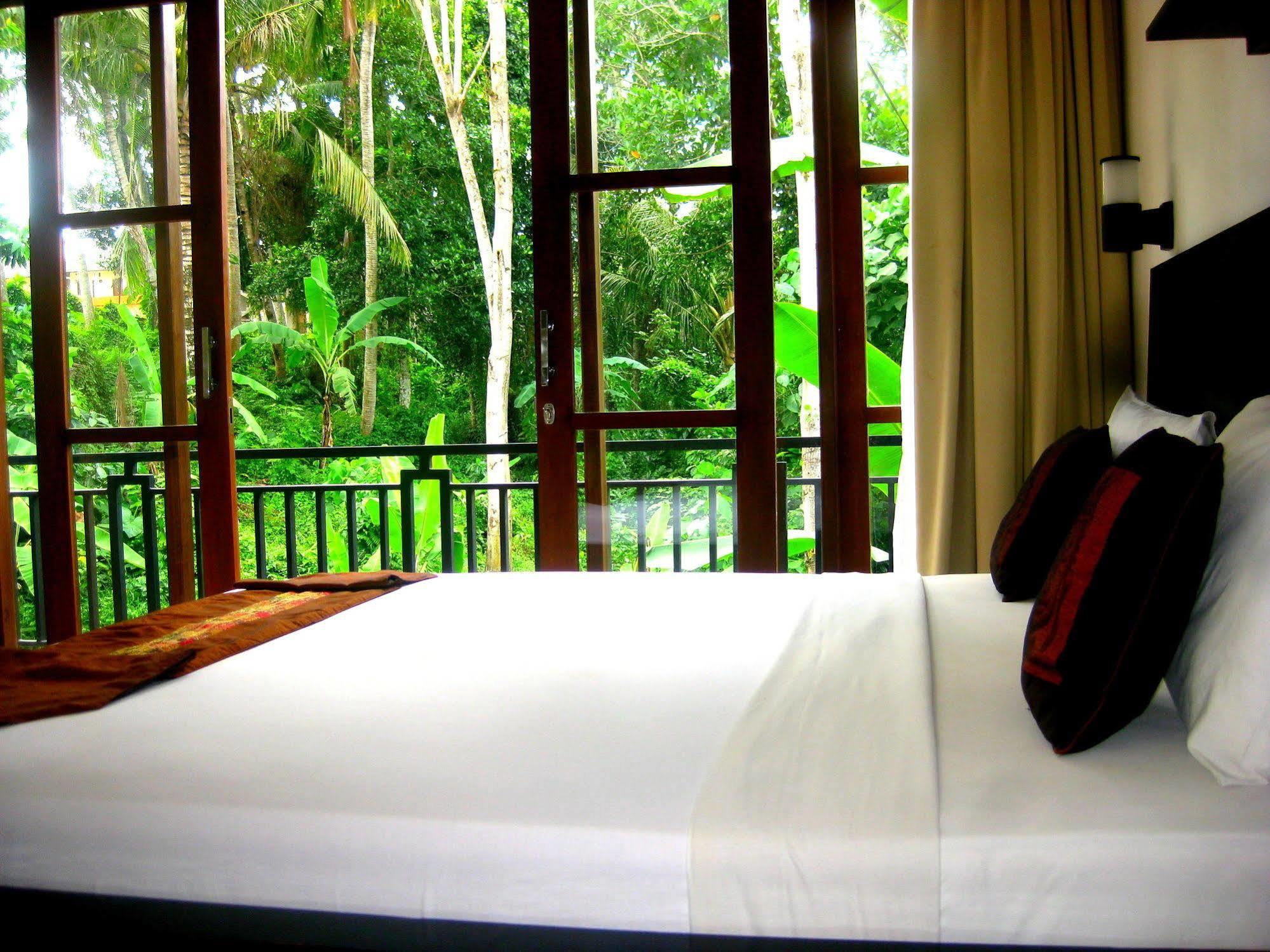 Hotel Indira