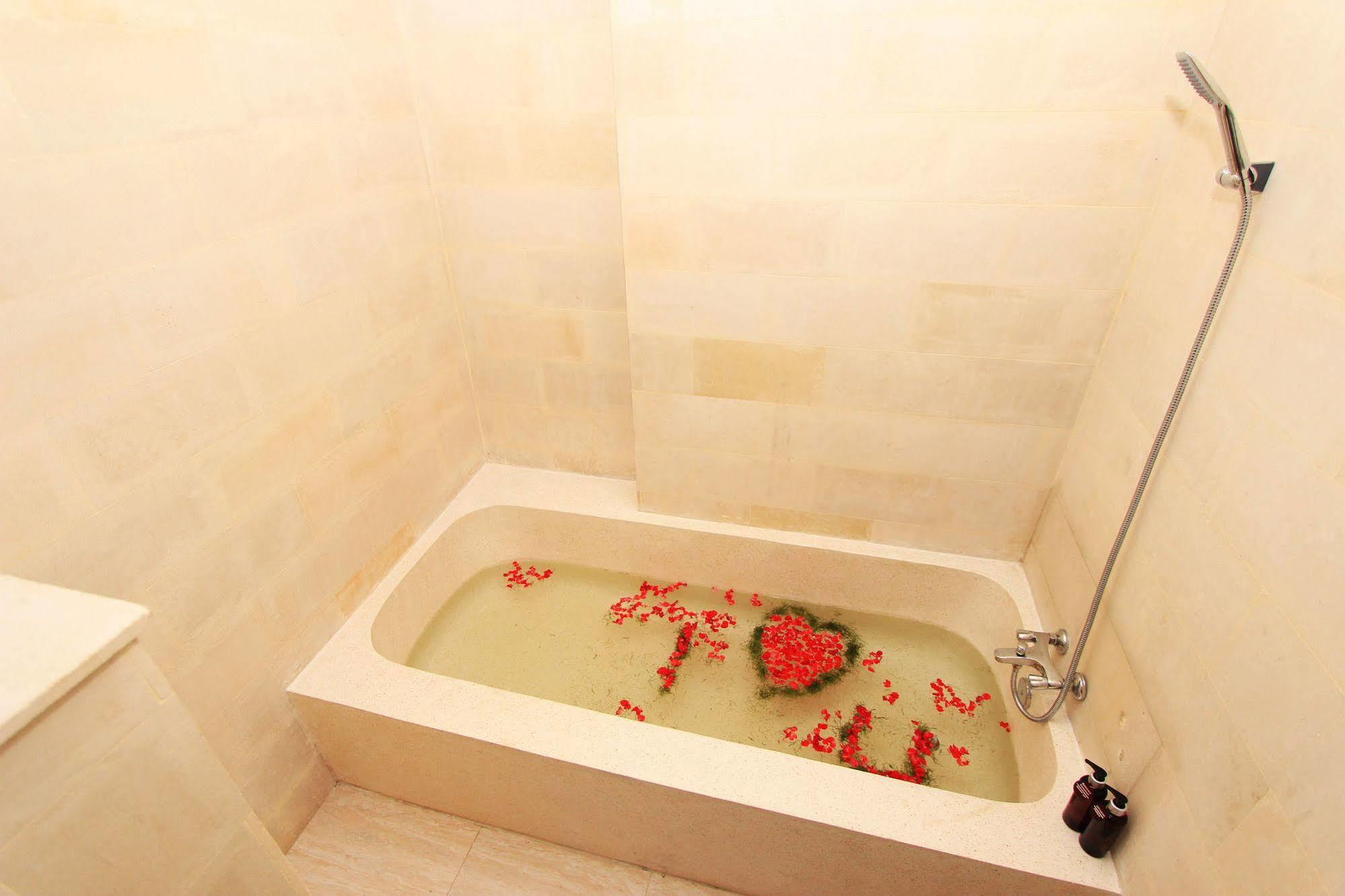 Gatra Guest house 3*