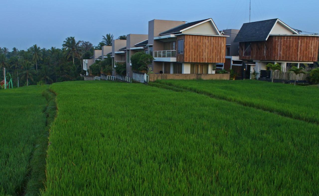 Greenfield Luxury Villa