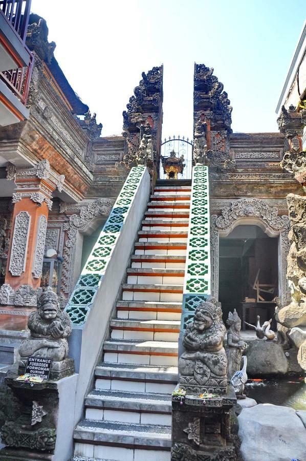 Warini Homestay