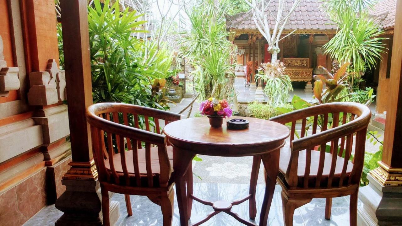 Ojek's Homestay *