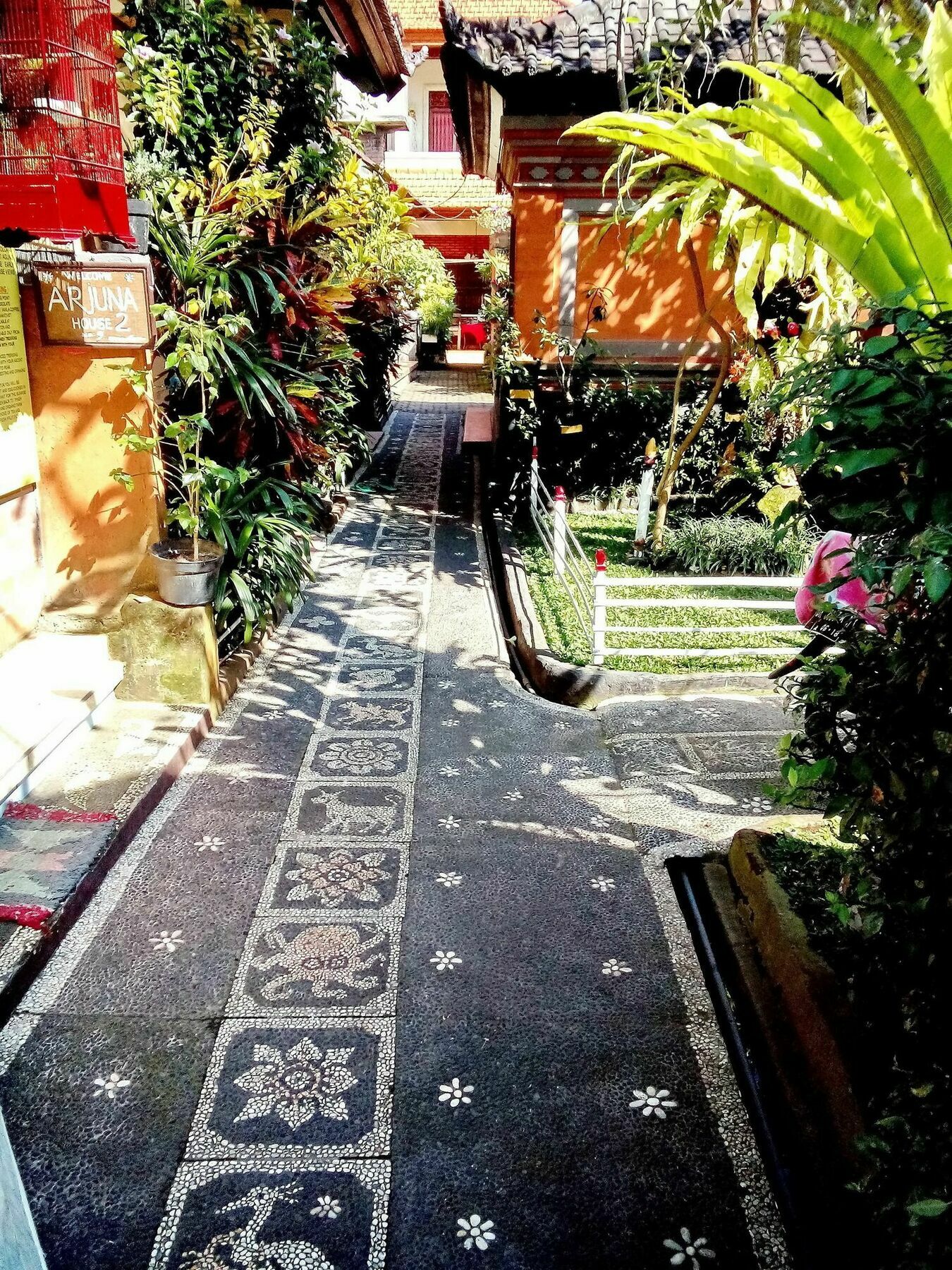 Arjuna Guest house *