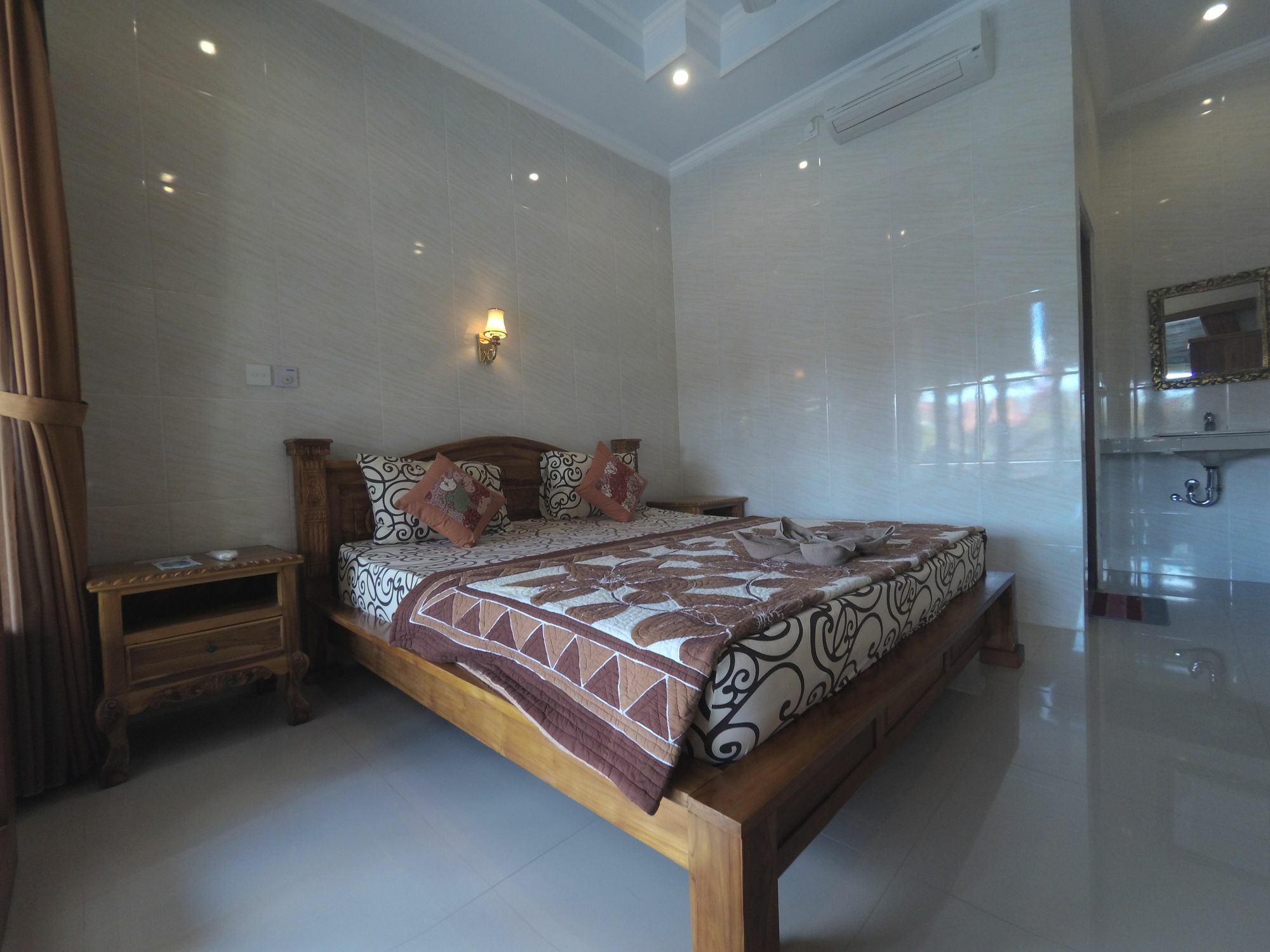 Homestay Rumah Ary & *