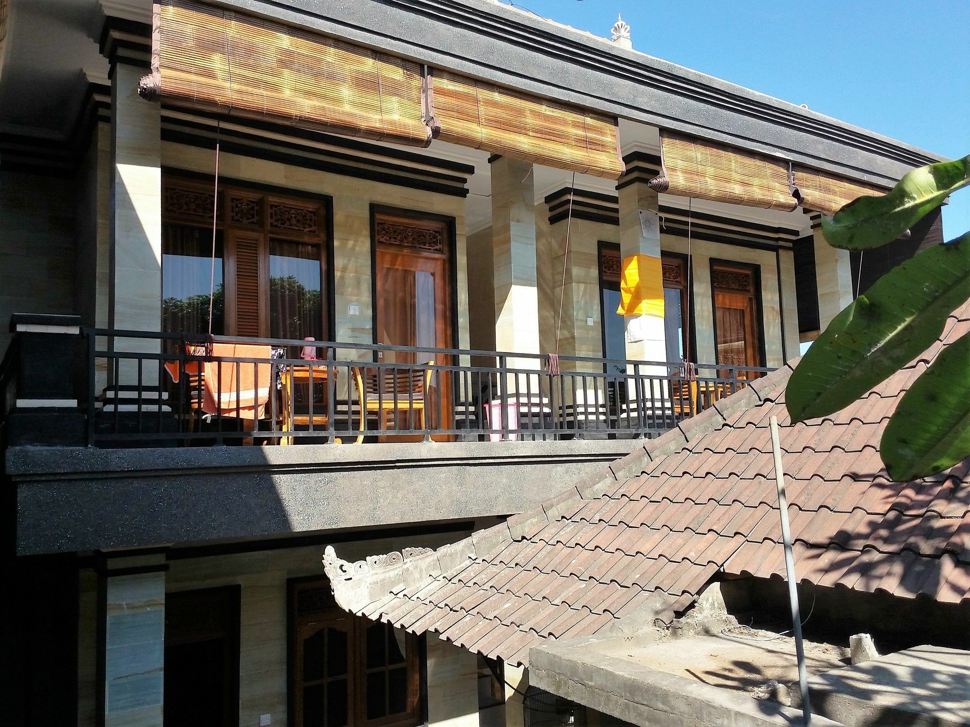 Homestay Rumah Ary & *
