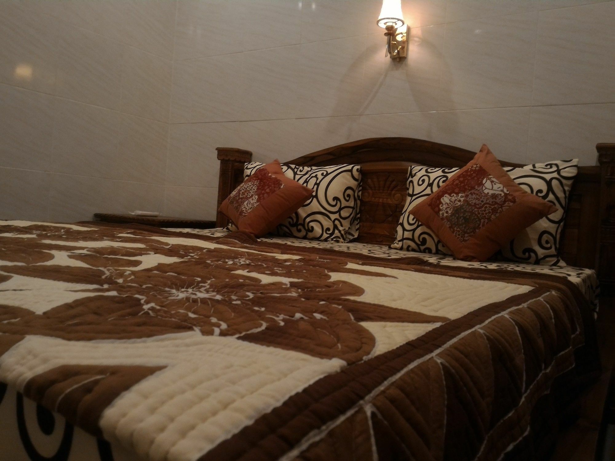Rumah Ary & *