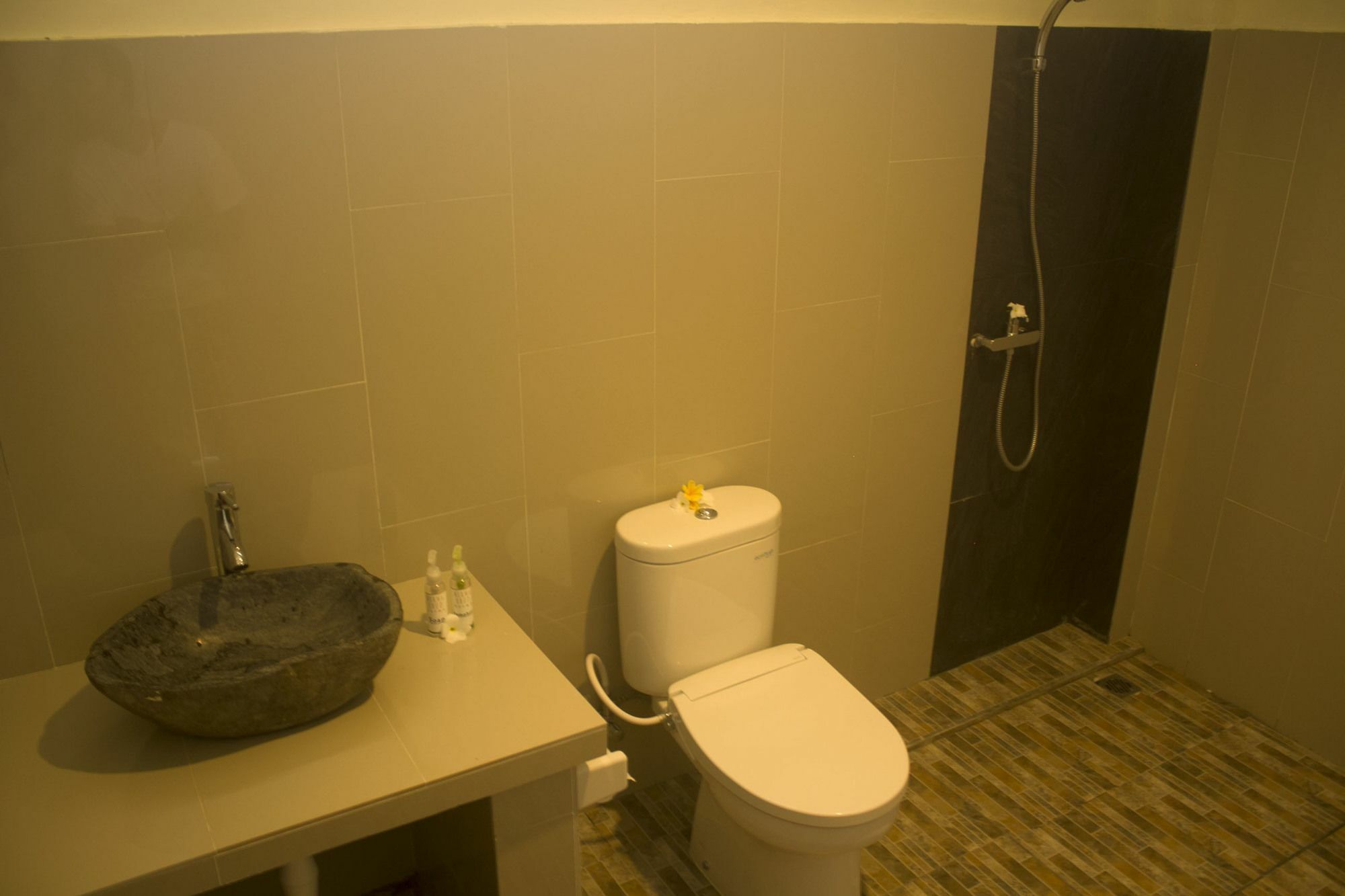 Nirwa Karma Inn 2*