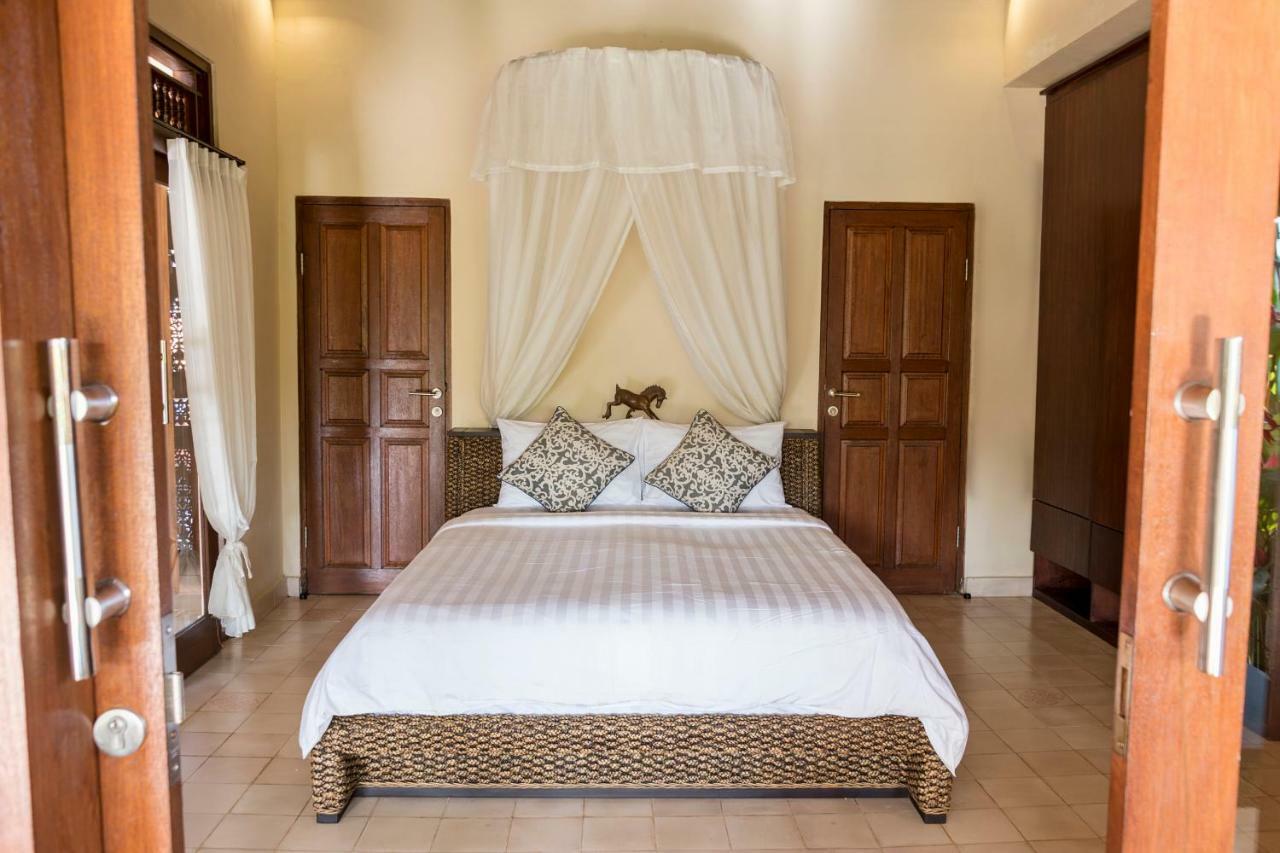 Mimpi Manis House Villa *