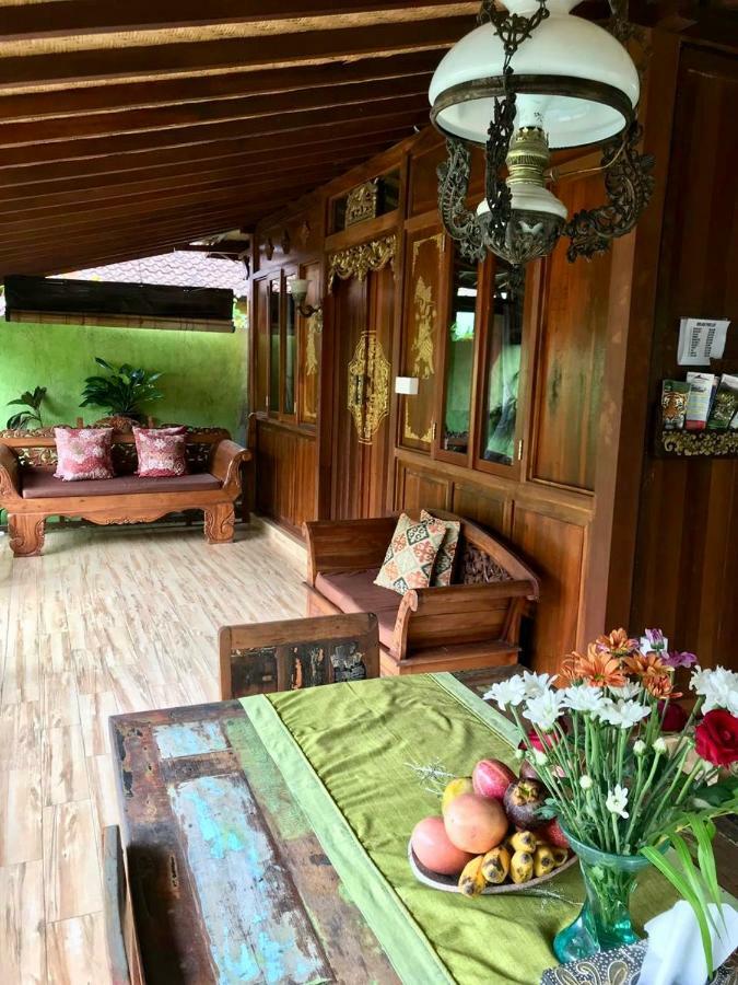 Pondok Seken Wooden *