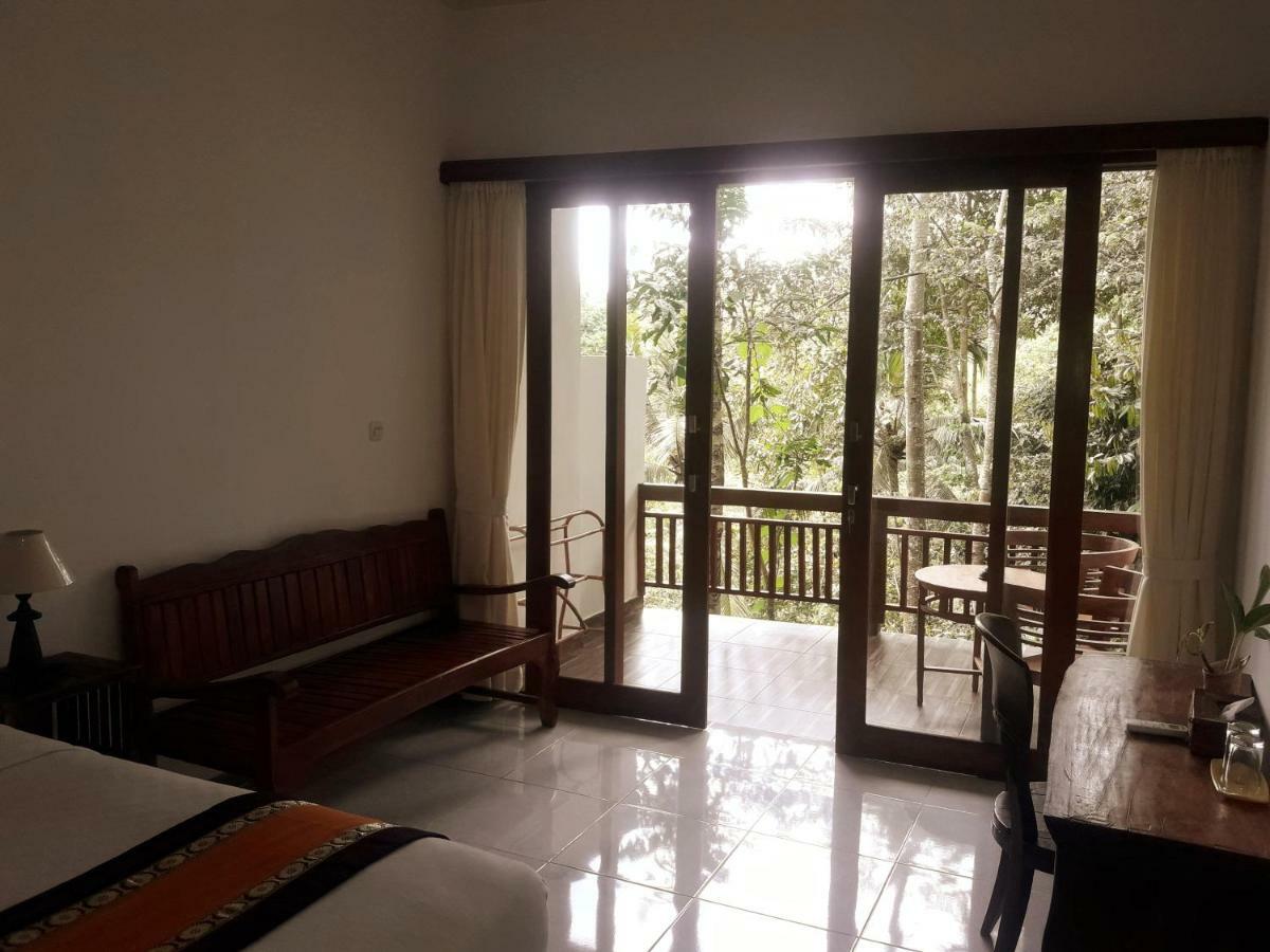 River Side House Rumah tetamu