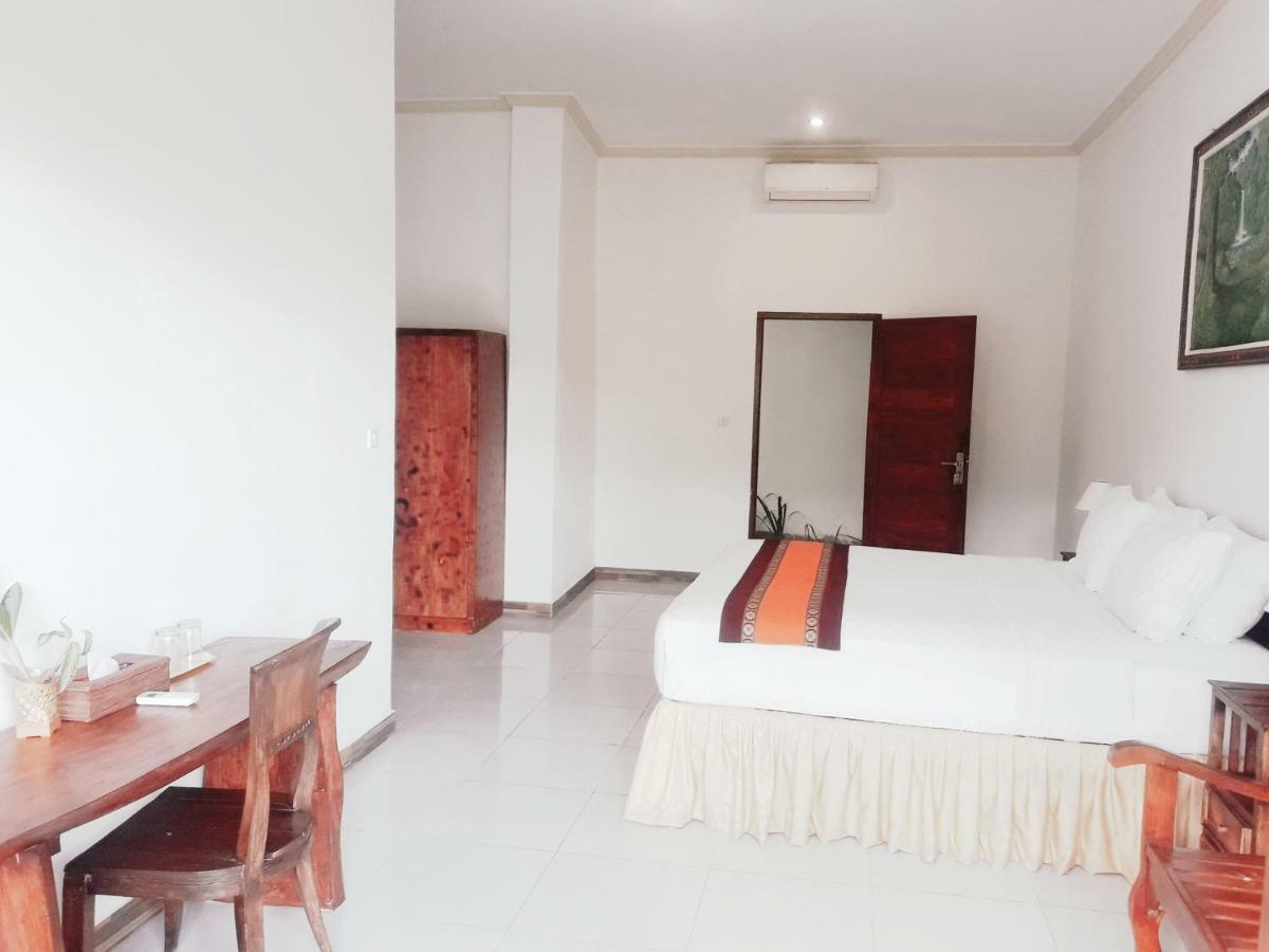 Rumah tetamu River Side House *