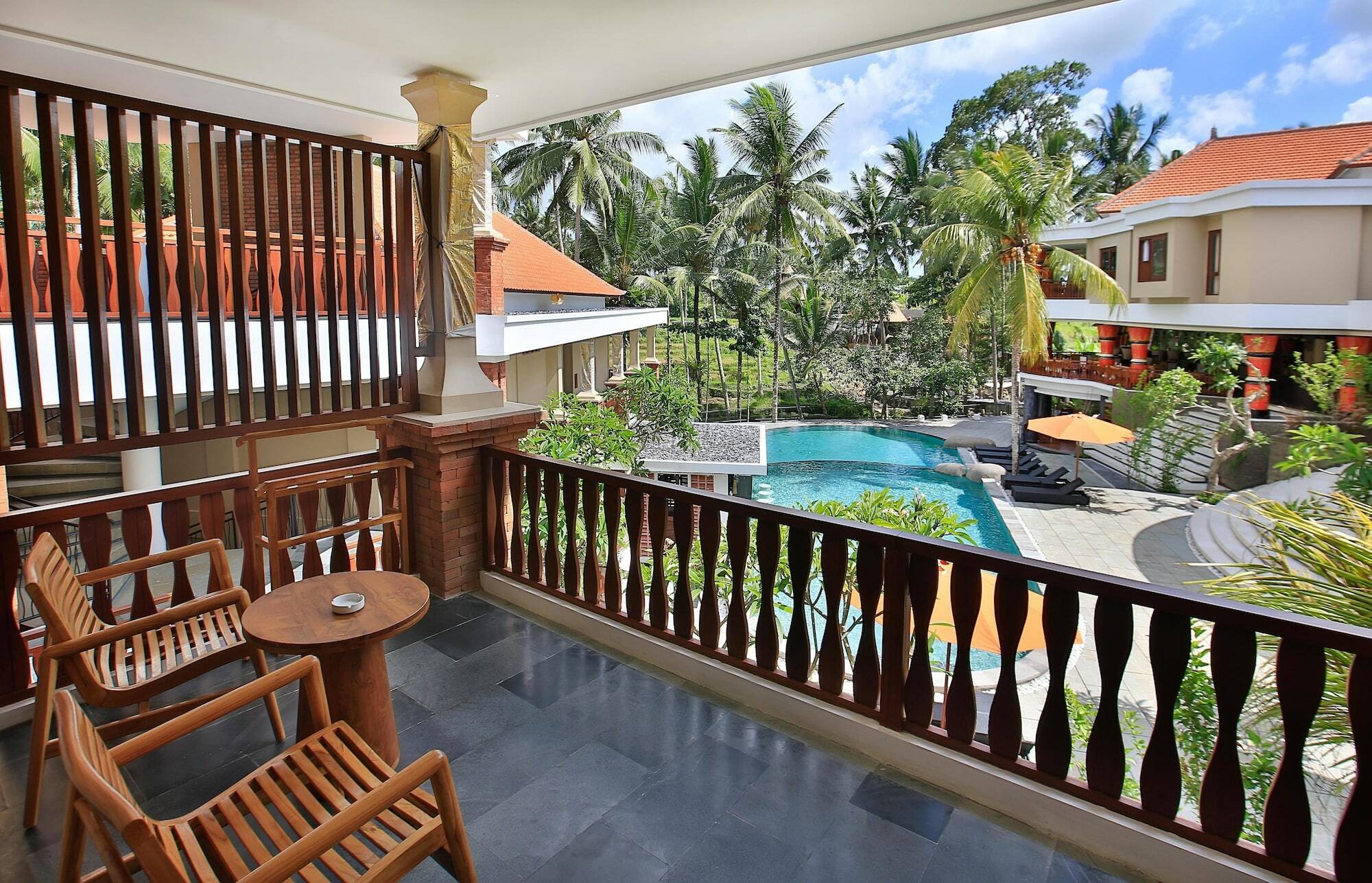 Field Resort 4*