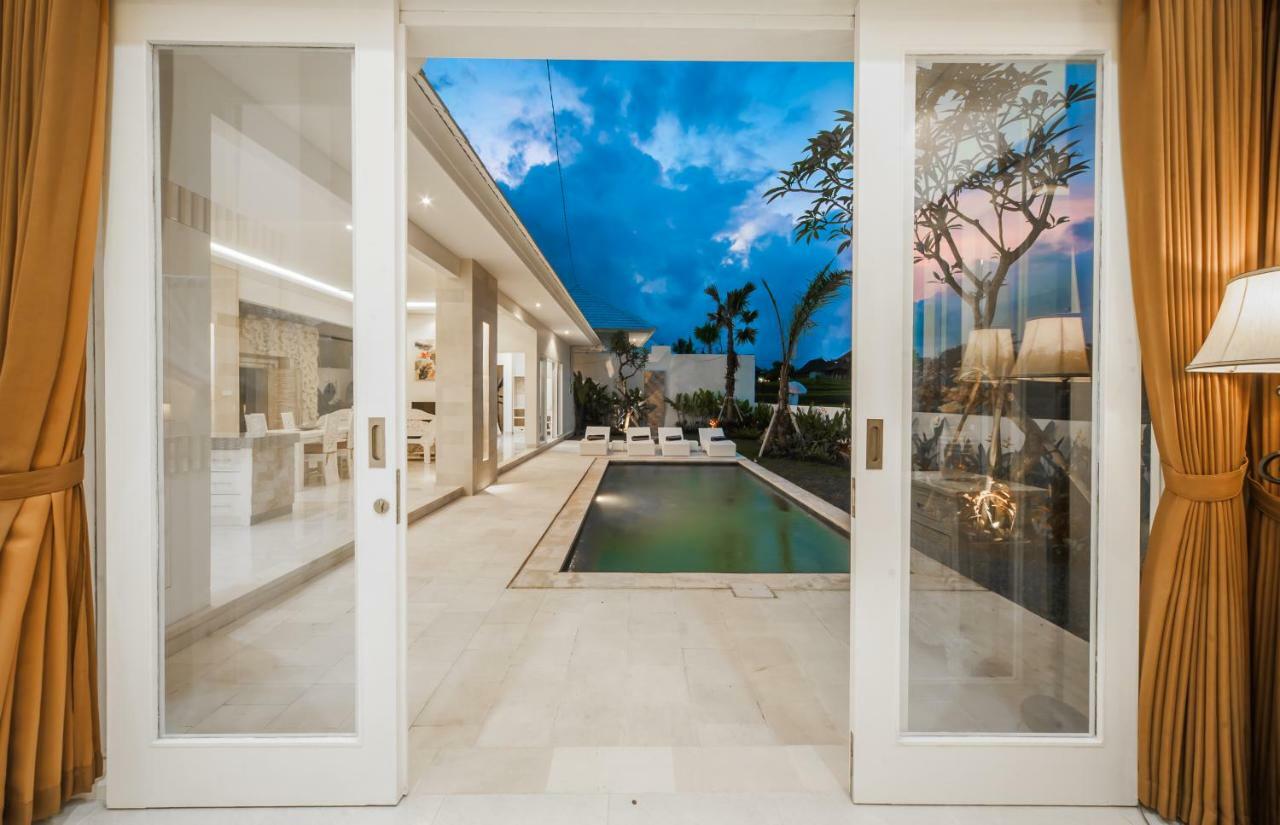 Tirta Padi 2 Villa *