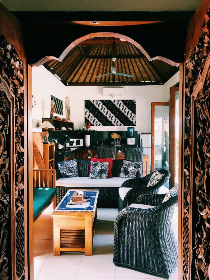 Pondok Seken Wooden *
