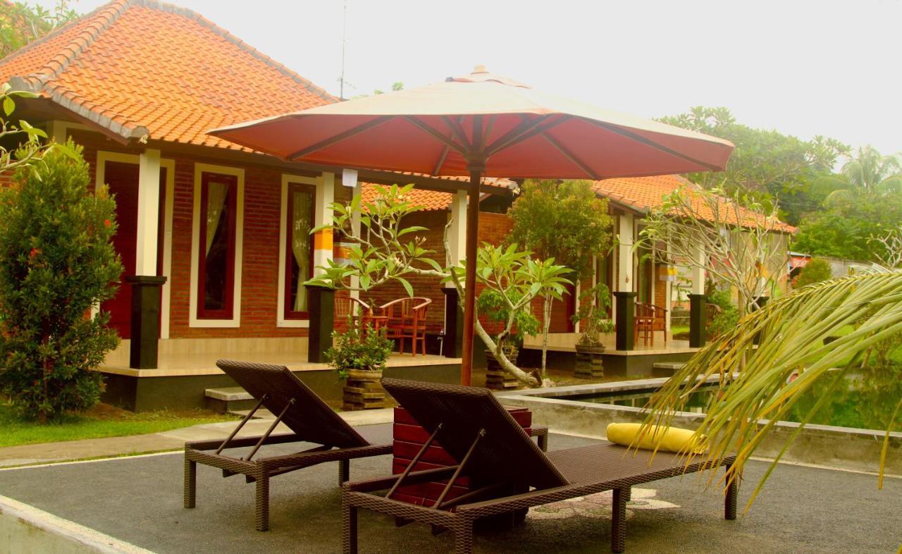 Dhiari Wisma tamu