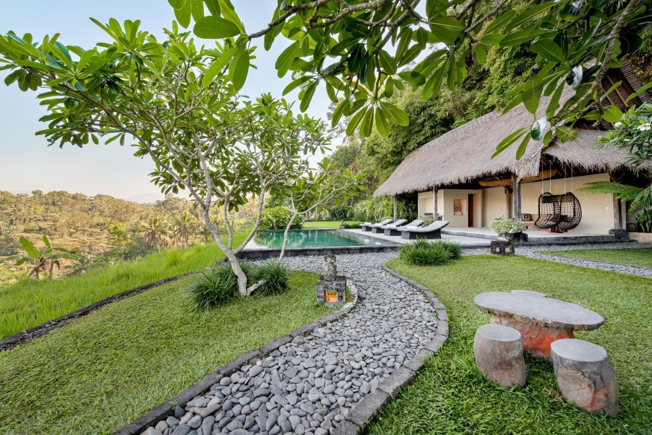 Kelusa Villa *