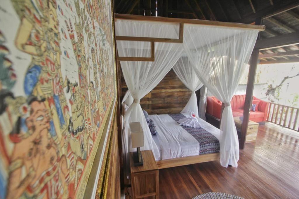 Rumah Lumbung The Wooden House *