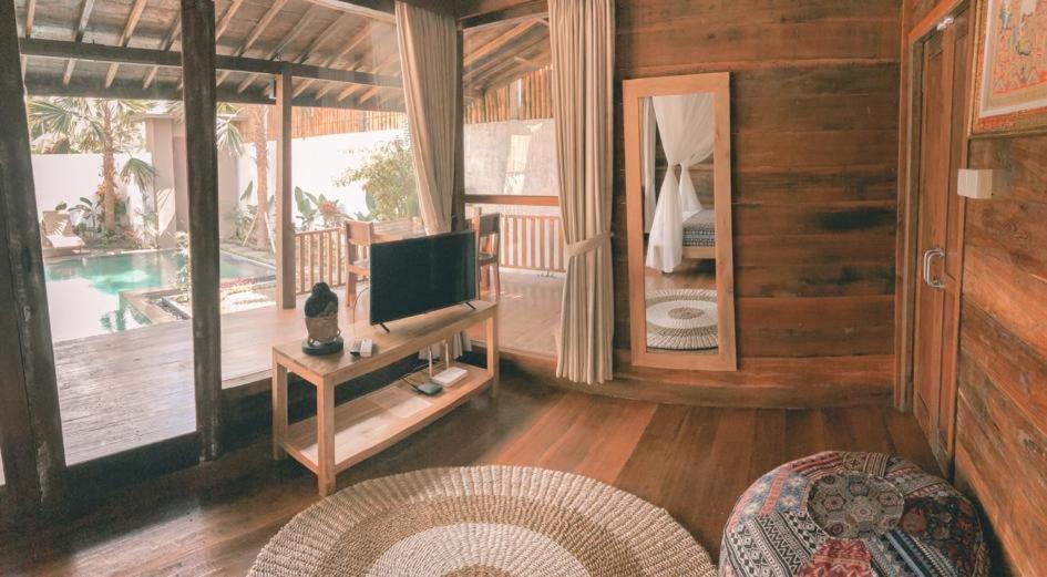 Rumah Lumbung The Wooden House