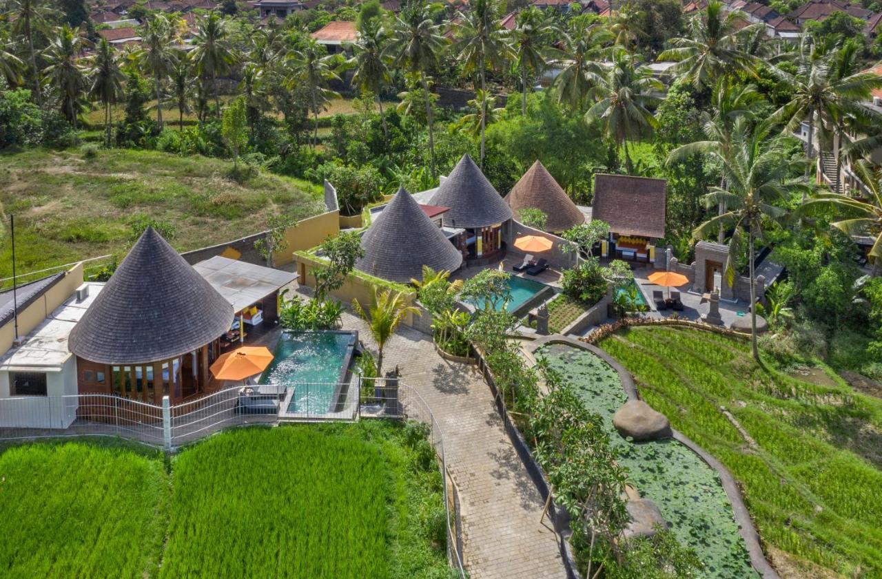 Field Resort