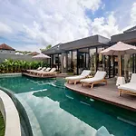 Villa Tenang