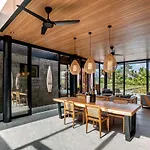 Villa Tenang
