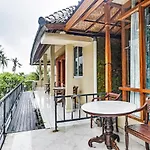 Oyo 90640 Agung Kartini Villa
