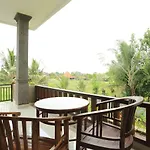 Putra Bisma Guesthouse