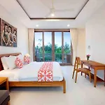 Green Villa A, Brand New Villa Near Central Ubud.