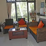 Deta Junjungan Rice Field Villa