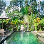 Sandora Homestay by Supala