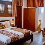 Nur Guest House By Purely