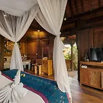 Kawan Antique Ubud Villa