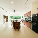 Karta Villa
