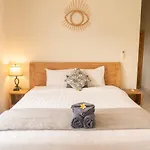 Townhouse, Pool & Kitchen, Ubud, Cucus Mondok