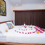 Villa Popolan And Guest House