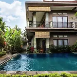 Big Stone House 2 - 6 Min Center And 500M Parq Ubud
