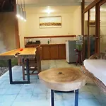 De\'Dalam Standard