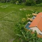 Uma Rimbun Pool Villa By Uniquecations