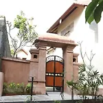 Oasis. Central Ubud - Casa Tepi Kali 1