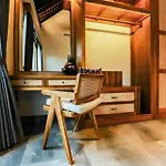 Villa Dubai - 2Bdr, New, Well-Equipped, East Motive