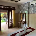 Mulan Dini House